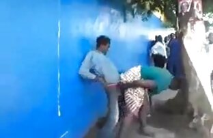 XXX लड़के फुल एचडी सेक्सी फिल्म एक ठंडी कुंवारी लड़की के साथ थे ।